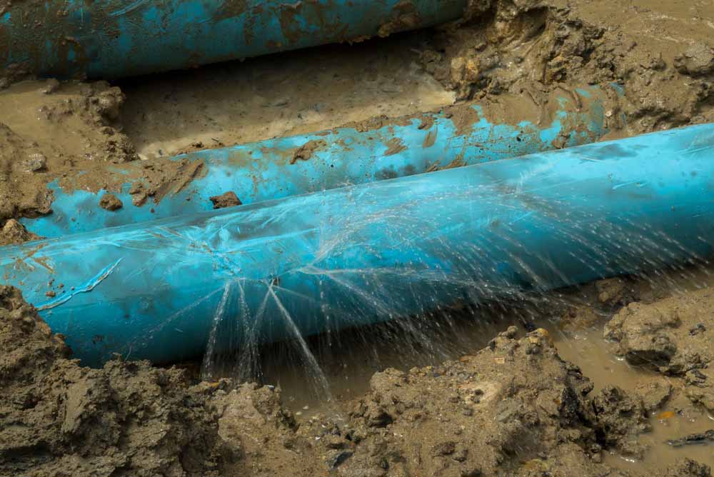 Repairing cracked pipe Bakersfield, CA