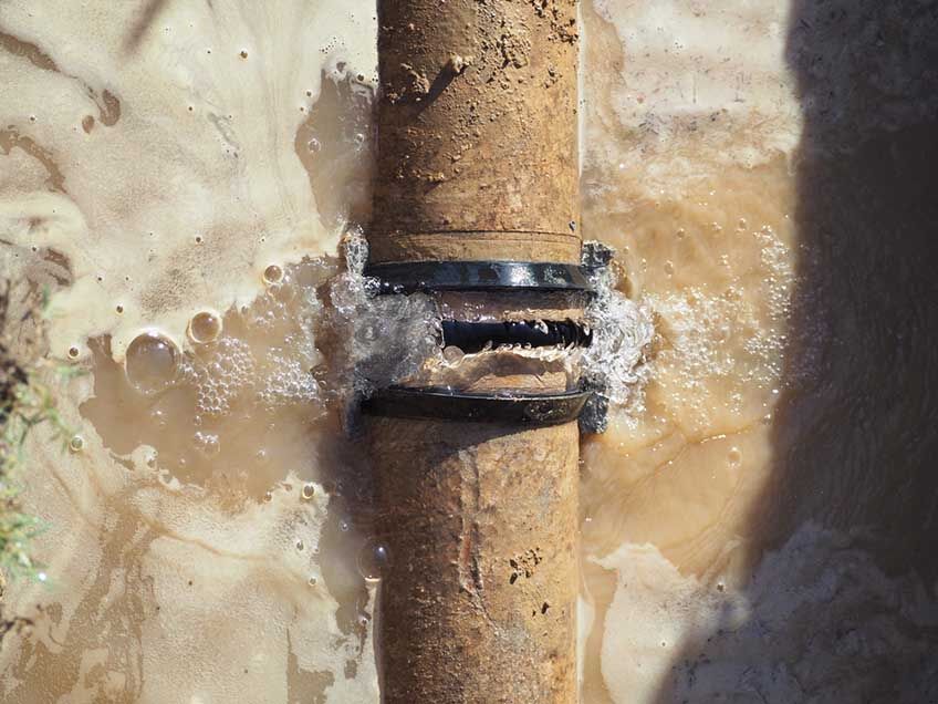 Leaking pipe Leaking pipe